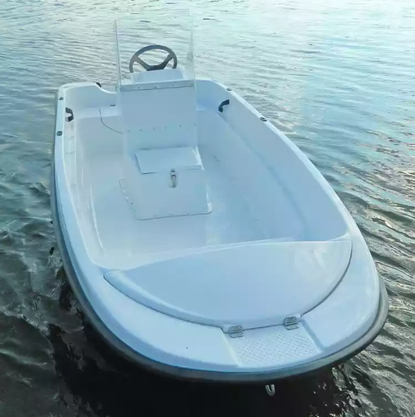 Стеклопластиковая лодка Пингвин с консолью (тримаран) в Домодедово