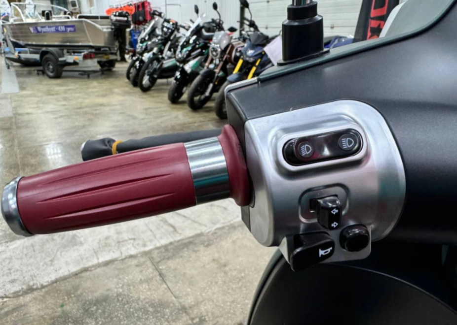 Скутер PROMAX Miami 240 (49) в Домодедово