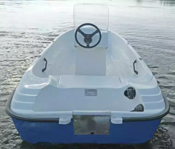 Стеклопластиковая лодка Пингвин с консолью (тримаран) в Домодедово