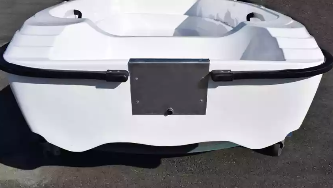 Стеклопластиковая лодка Пингвин (тримаран) в Домодедово