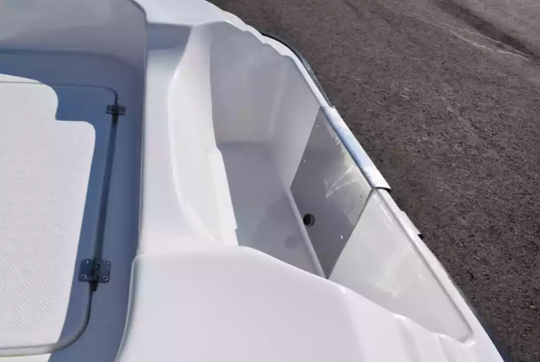 Стеклопластиковая лодка Пингвин (тримаран) в Домодедово