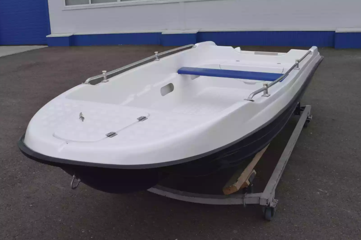 Стеклопластиковая лодка Пингвин New (тримаран) в Домодедово