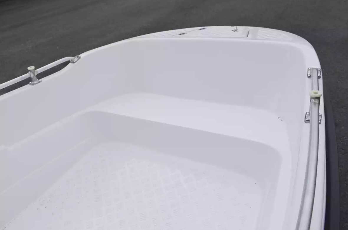 Стеклопластиковая лодка Пингвин New (тримаран) в Домодедово