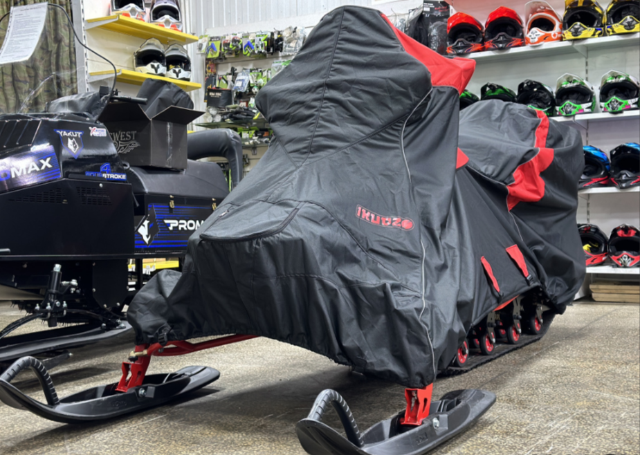 Чехол транспорт. снегохода IKUDZO HUNTER черно-красный Оксфорд ПРЕМИУМ качества с лого IKUDZO в Домодедово