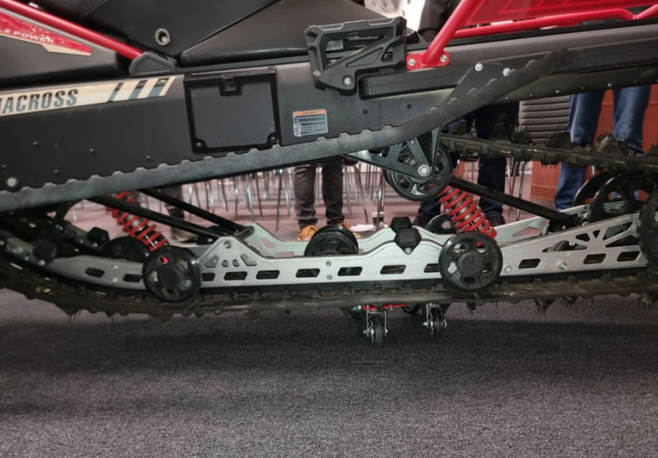 Снегоход AODES Siberiacross 1000 SWT 600mm LCD 6.8 в Домодедово