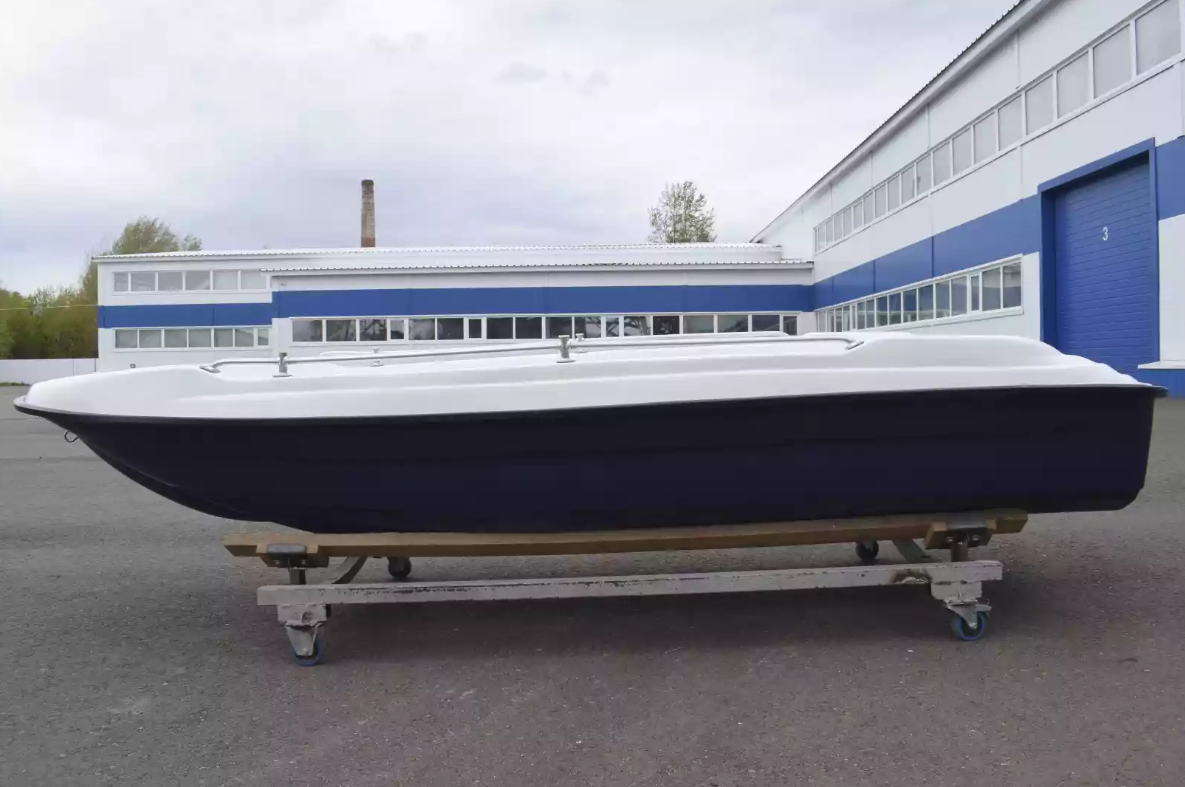 Стеклопластиковая лодка Пингвин New (тримаран) в Домодедово